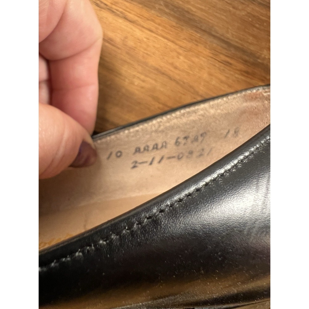 Manor Bourne Black Leather Bow Heels Women's 10 AAAA Extra Narrow Vintage Pumps - Picture 10 of 10
